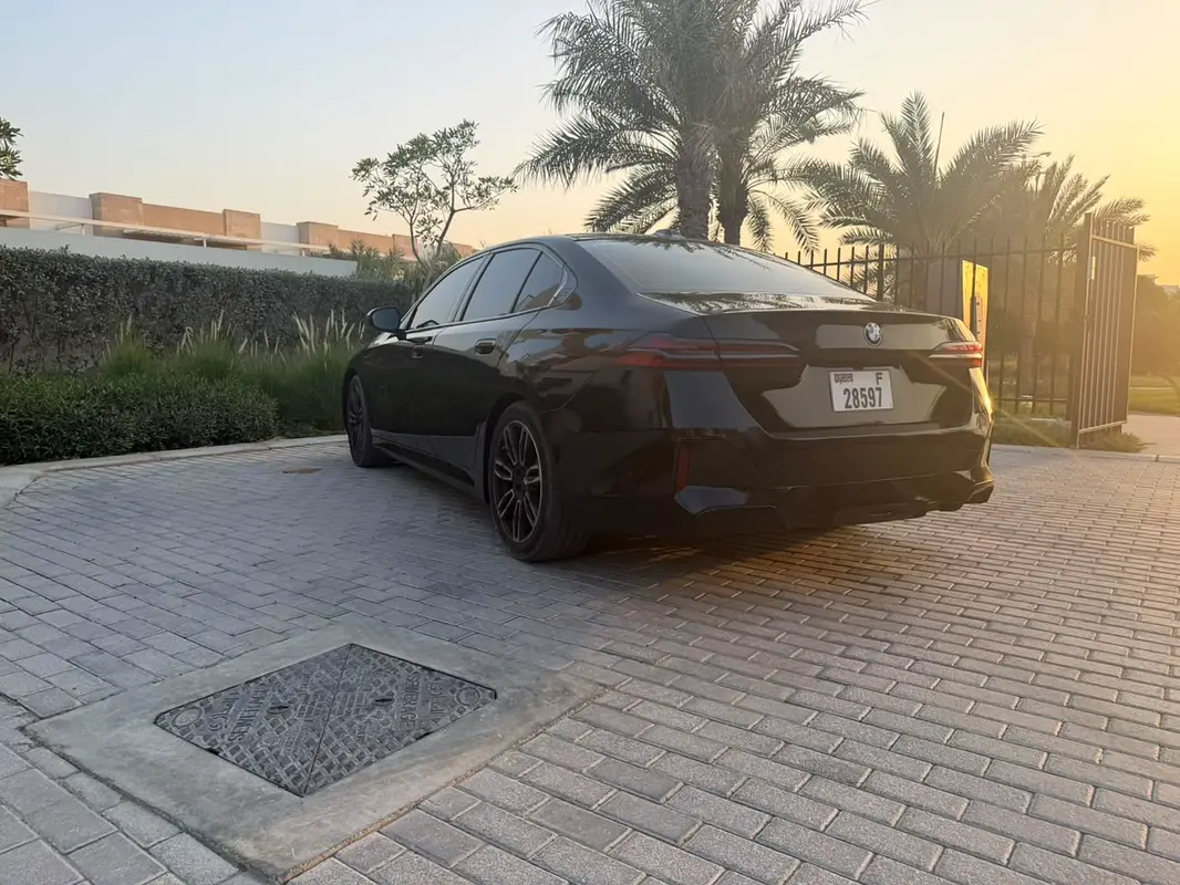 بي أم دبليو 5 SERIES 2025
