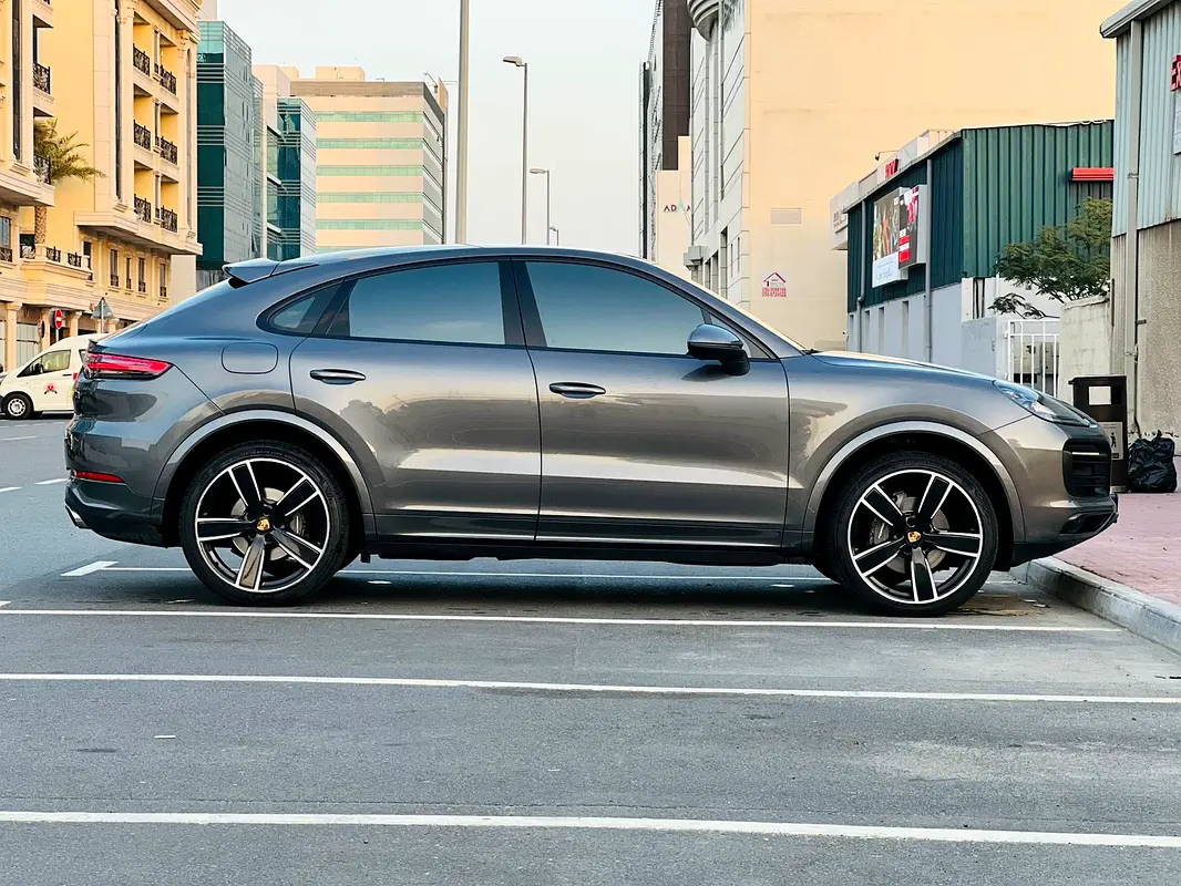 PORSCHE CAYENNE 2022