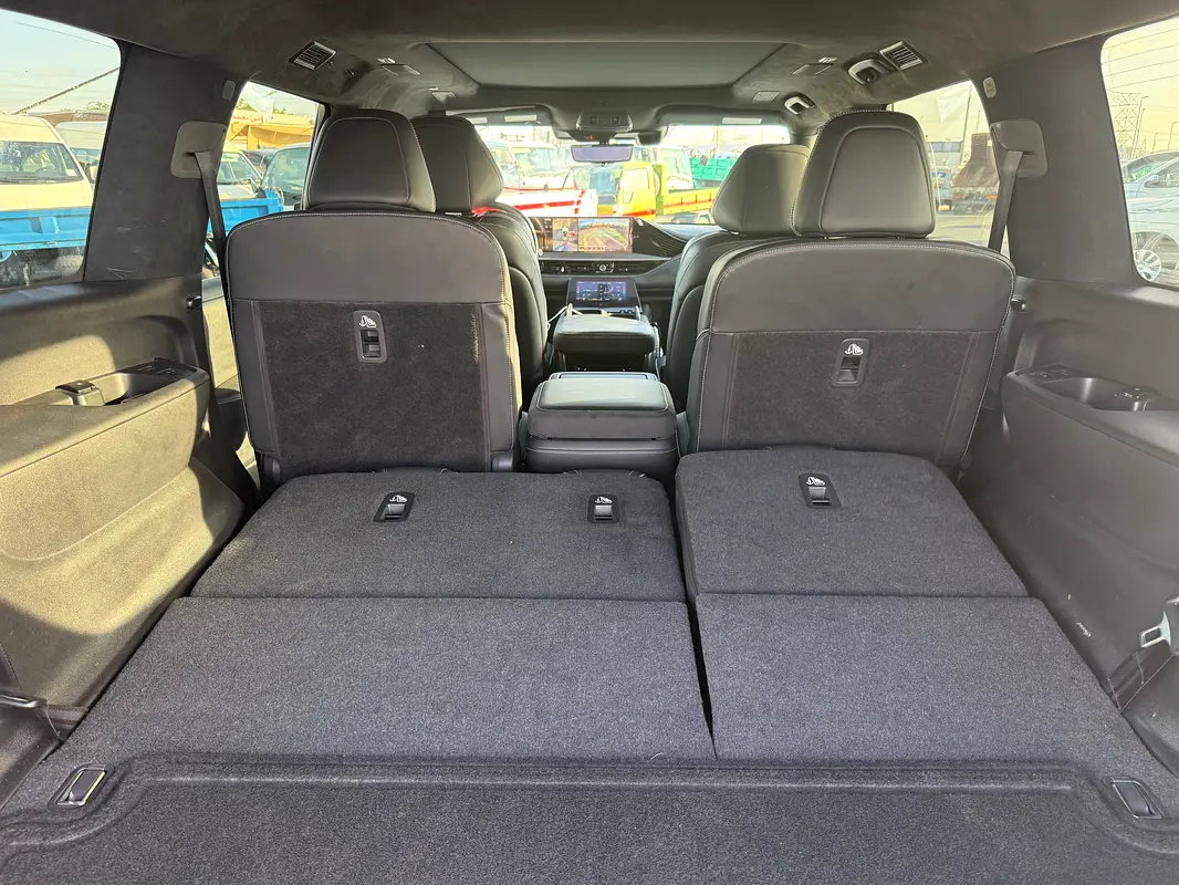 انفينتي QX80 2025