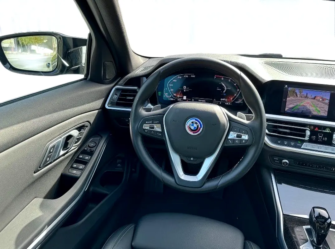 بي أم دبليو 3 SERIES 2022