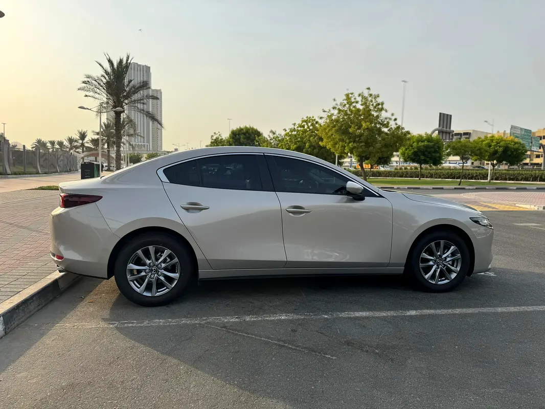 MAZDA 3 2025