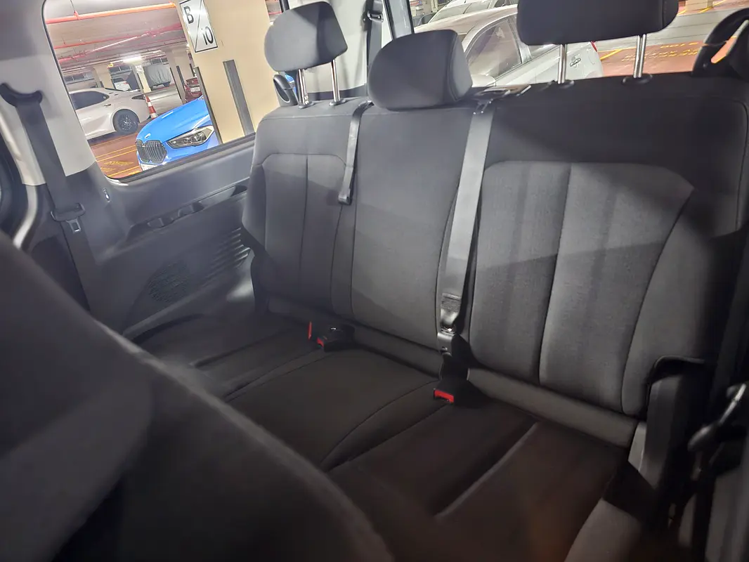 HYUNDAI STARIA 2025