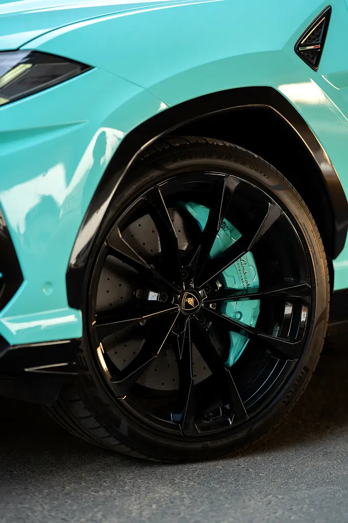 LAMBORGHINI URUS 2020