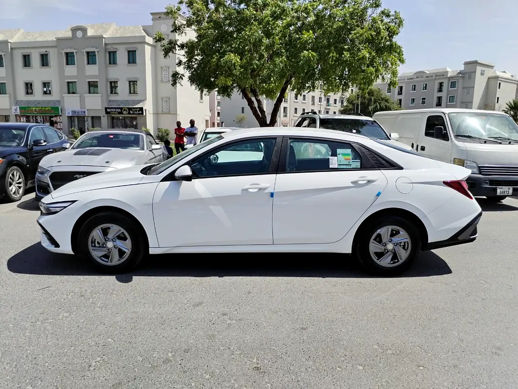 HYUNDAI ELANTRA 2024