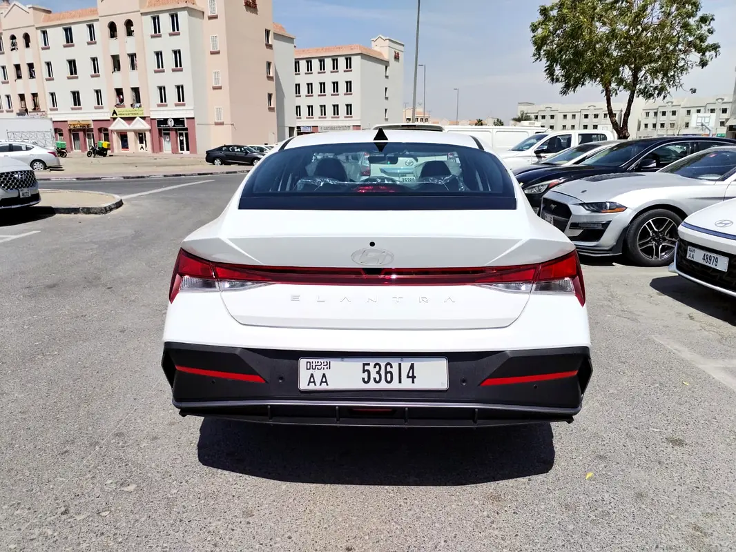 HYUNDAI ELANTRA 2024