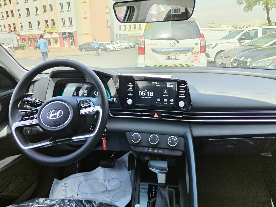 HYUNDAI ELANTRA 2024