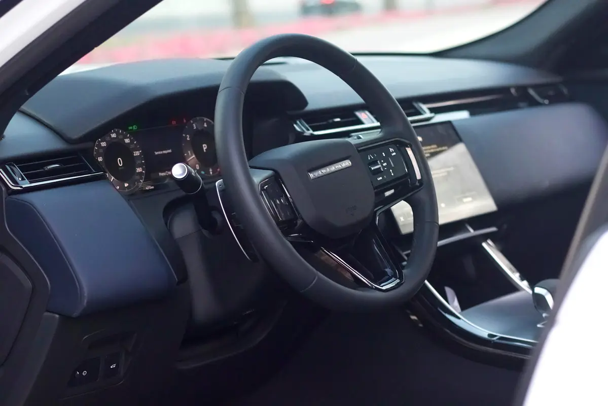 LAND ROVER VELAR 2024