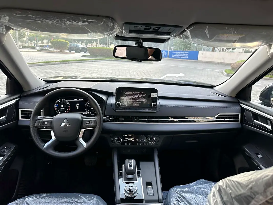 MITSUBISHI OUTLANDER 2025