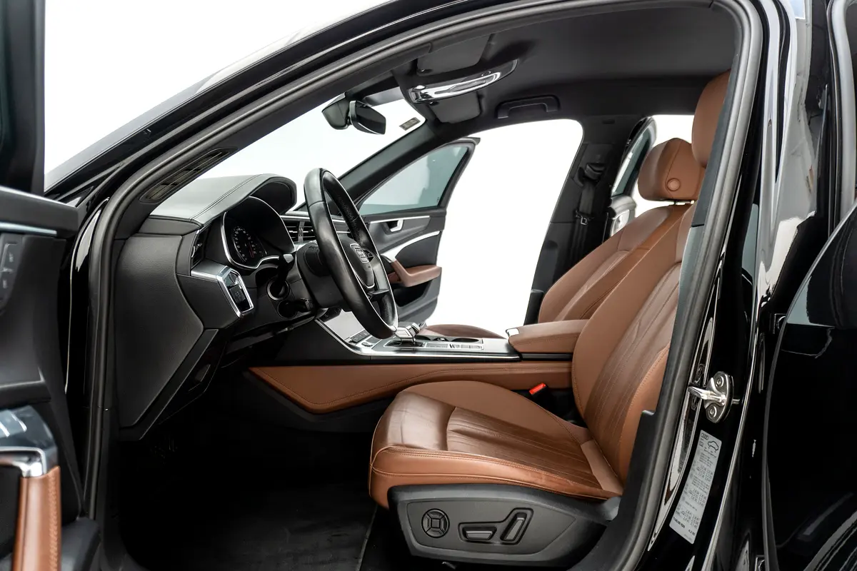 AUDI A6 2023