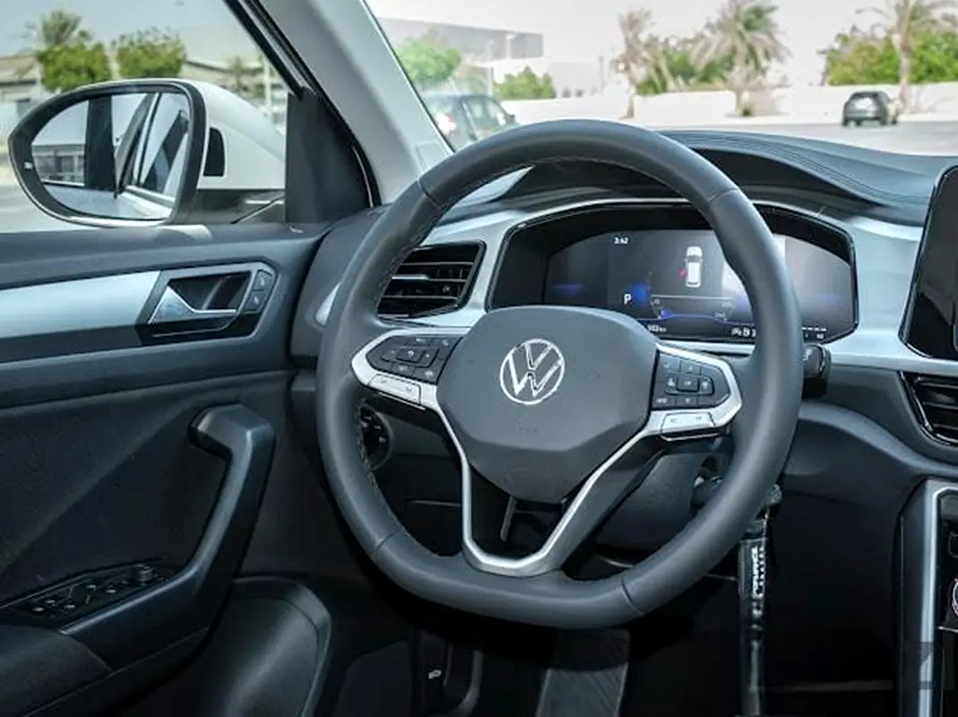 VOLKSWAGEN T-ROC 2024