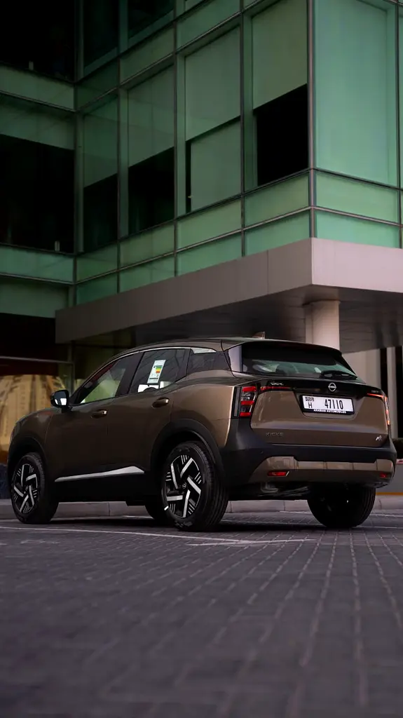 NISSAN KICKS 2025