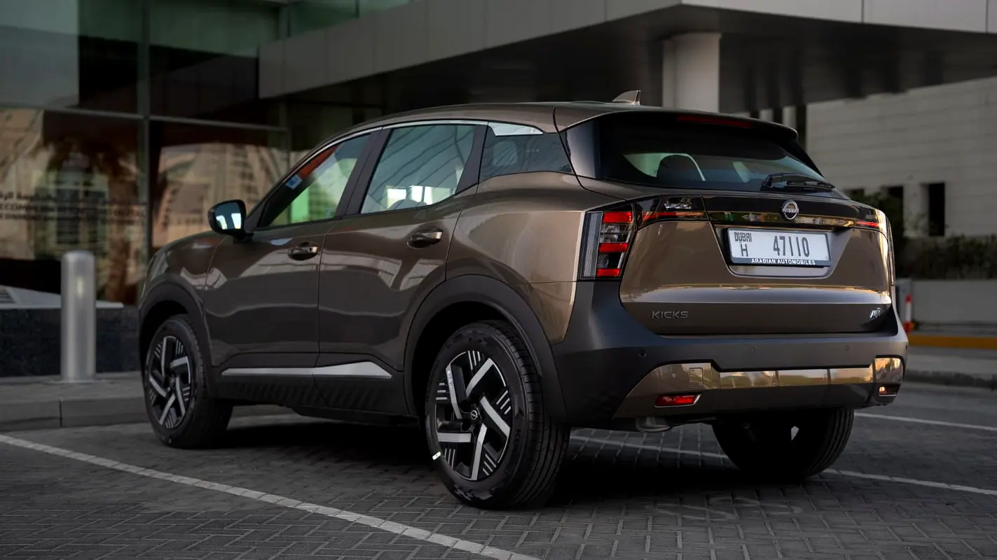 NISSAN KICKS 2025