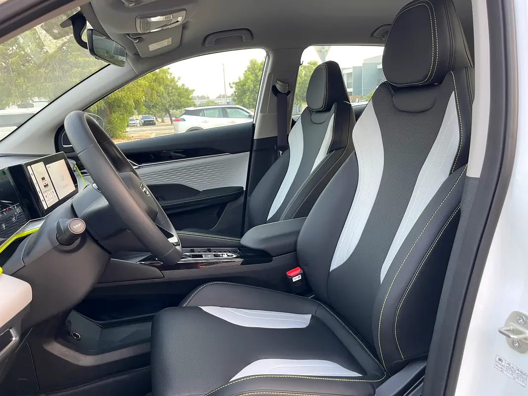 GEELY Coolray 2025