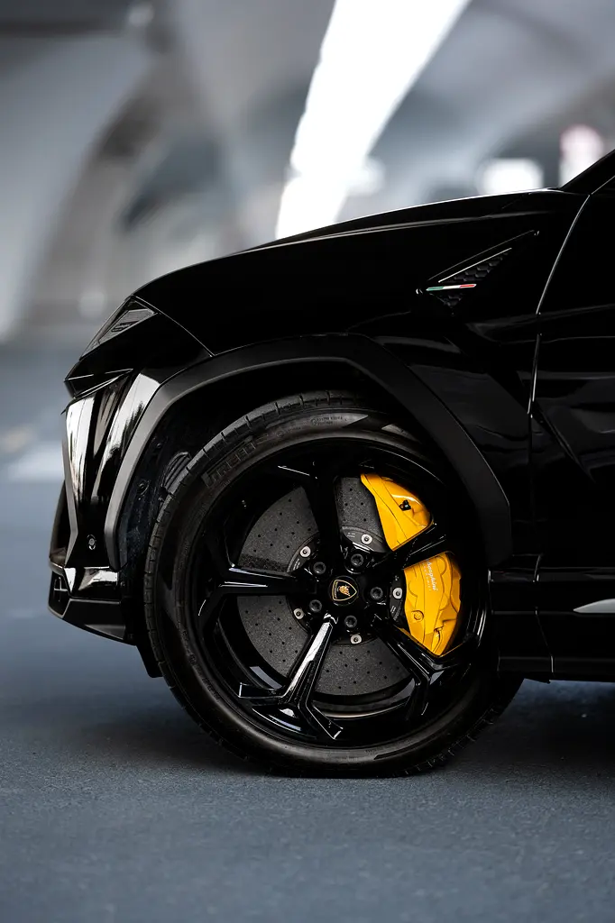 LAMBORGHINI URUS 2020