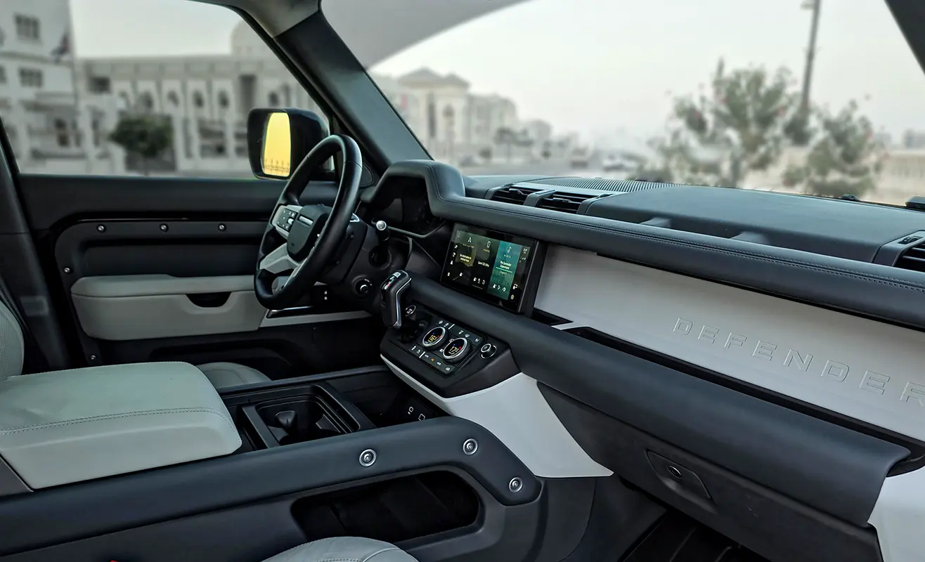 لاند روفر ديفندر 2024