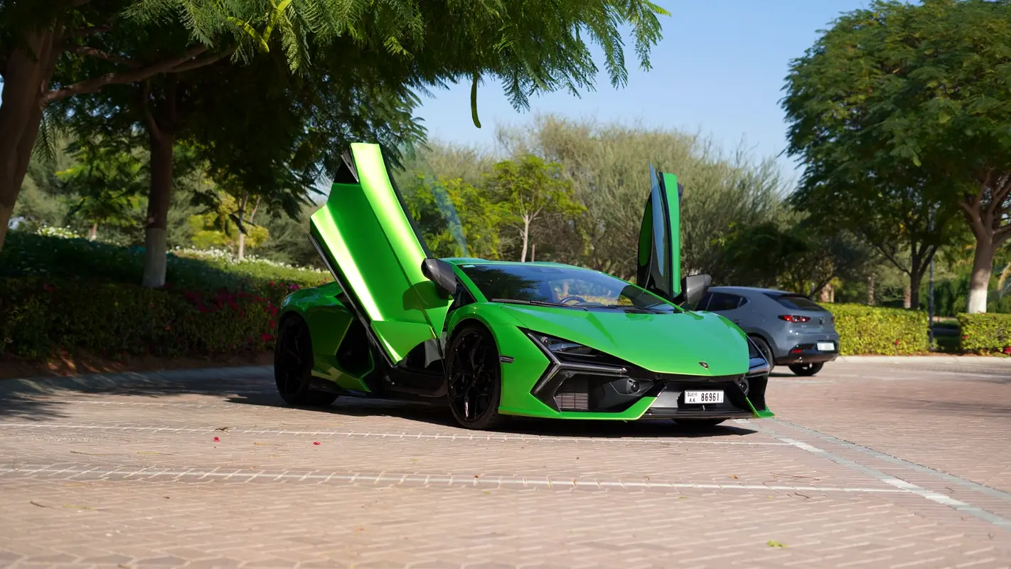 LAMBORGHINI Revuelto 2024