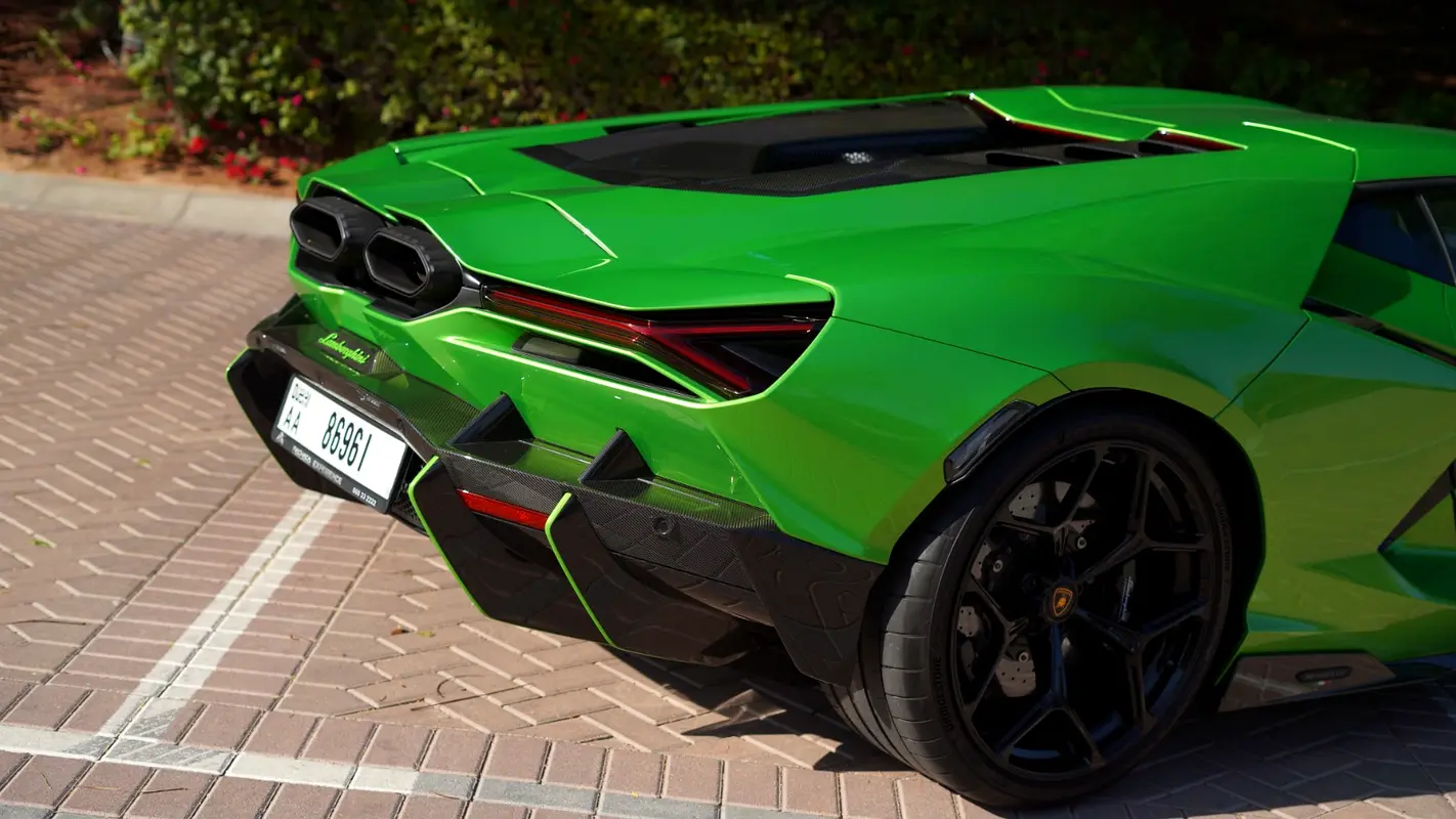 LAMBORGHINI Revuelto 2024