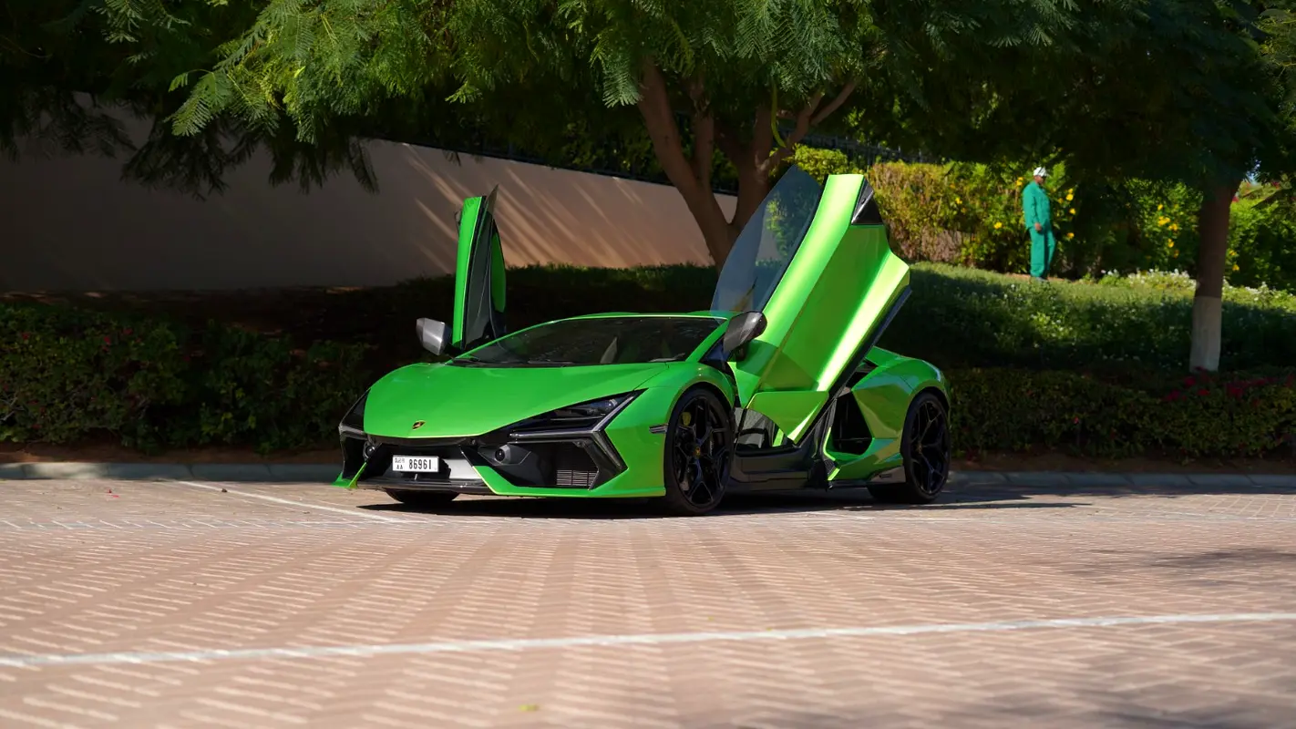 LAMBORGHINI Revuelto 2024