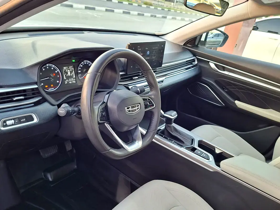 GEELY EMGRAND 2025