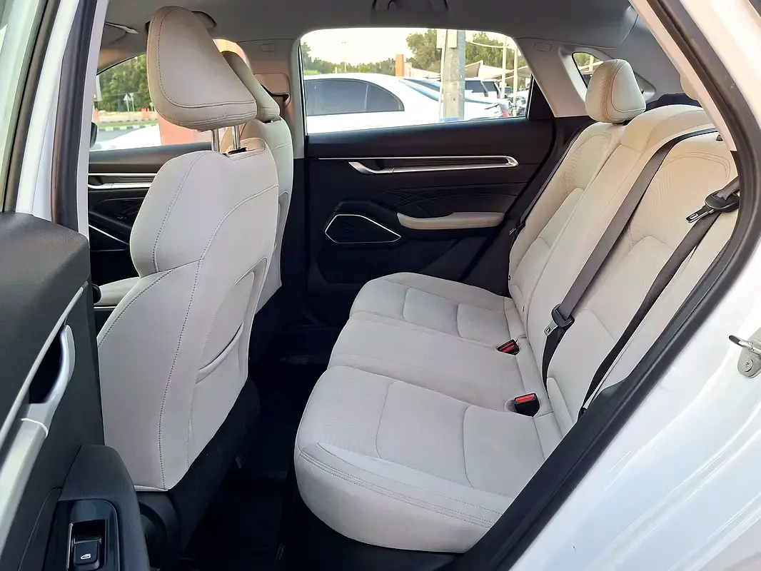GEELY EMGRAND 2025
