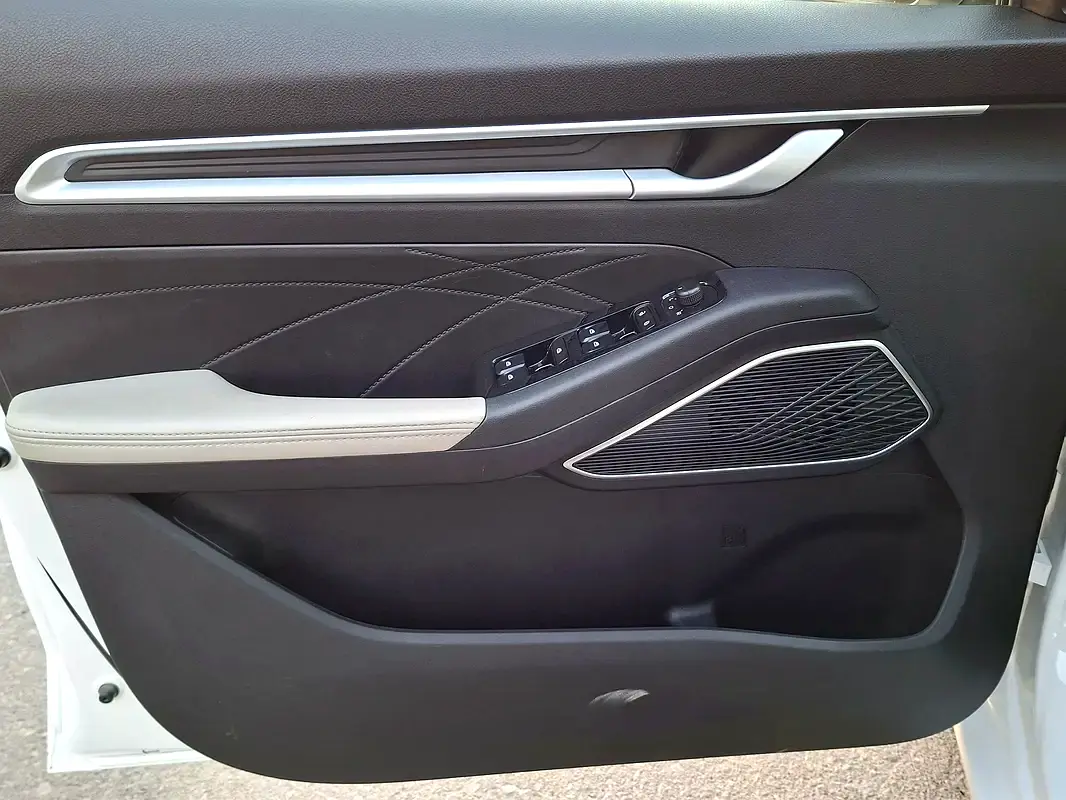 GEELY EMGRAND 2025