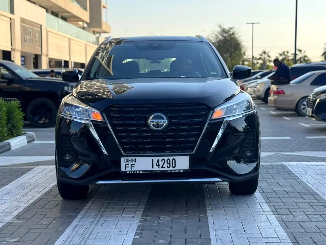 NISSAN KICKS 2025