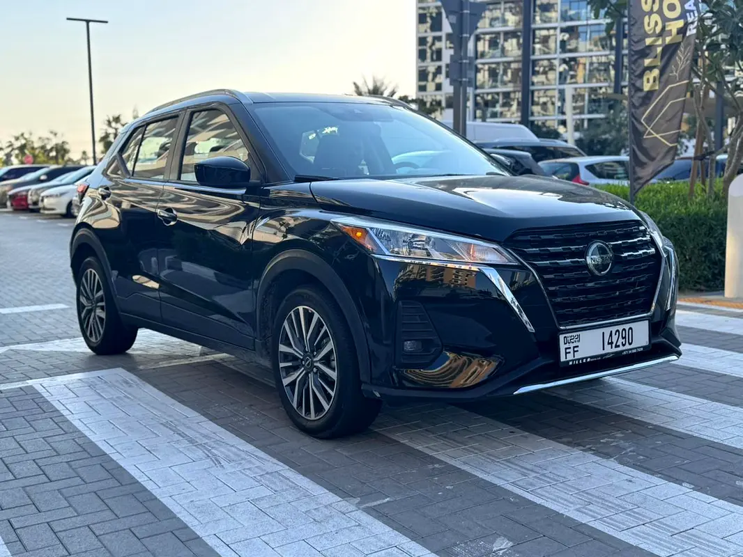 NISSAN KICKS 2025