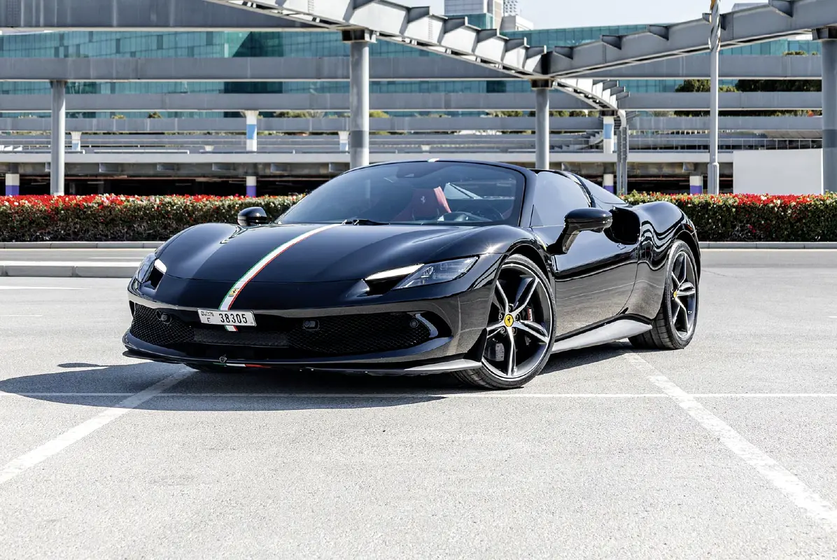 فيراري 296 GTS 2024