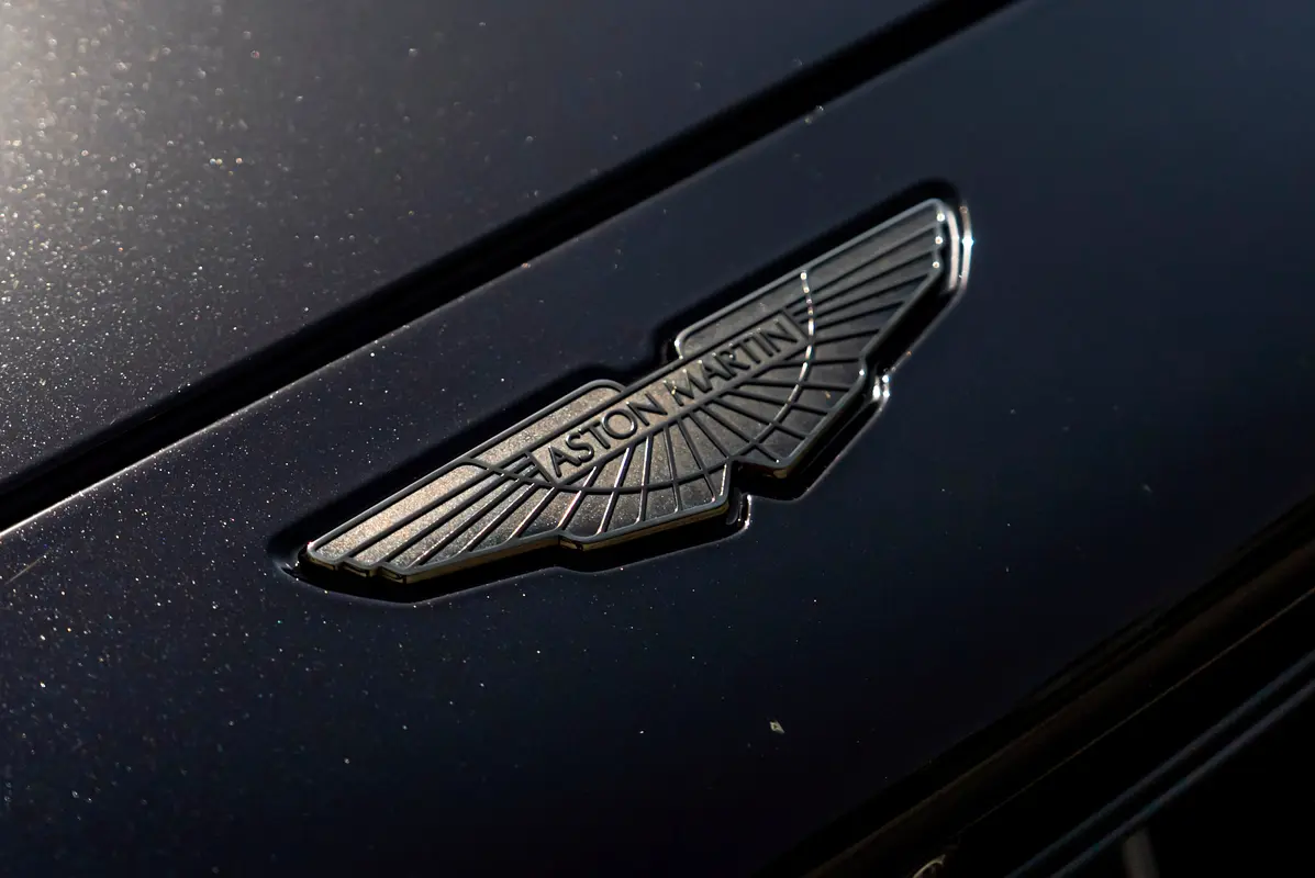 ASTON MARTIN DBX 2023