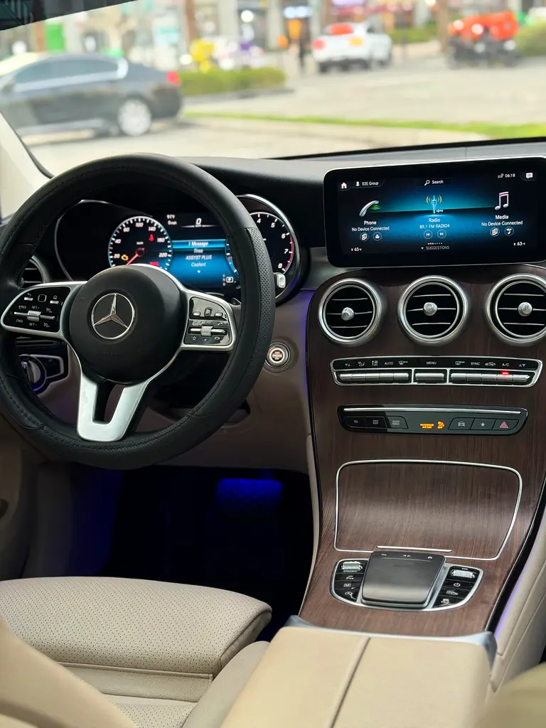 MERCEDES GLC CLASS 2022
