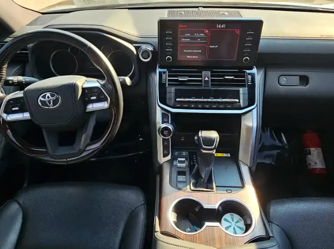 TOYOTA LAND CRUISER 2023