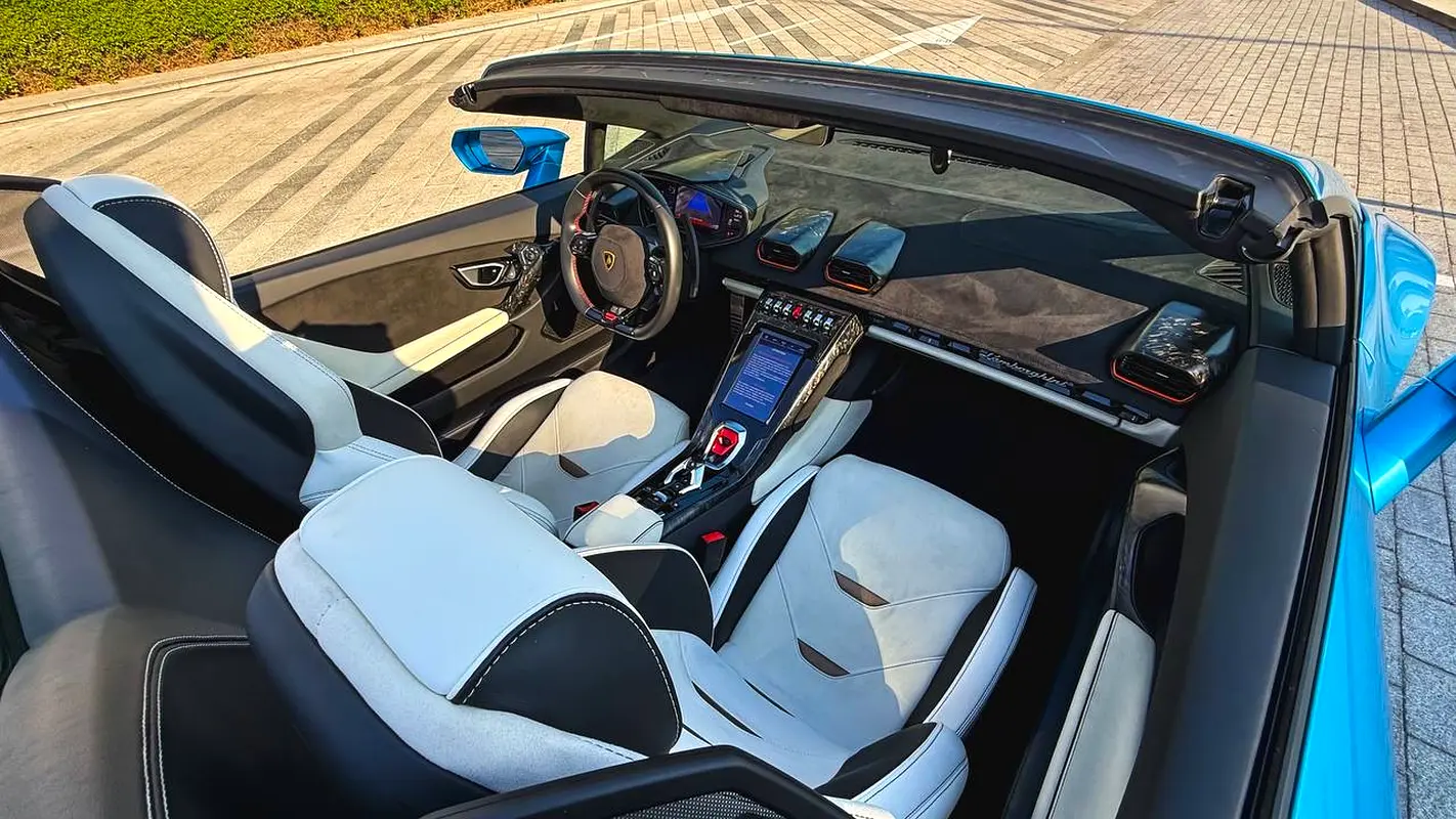 LAMBORGHINI HURACAN 2023