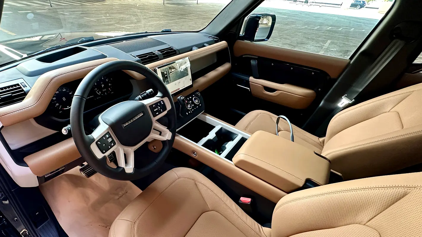 LAND ROVER DEFENDER 2025