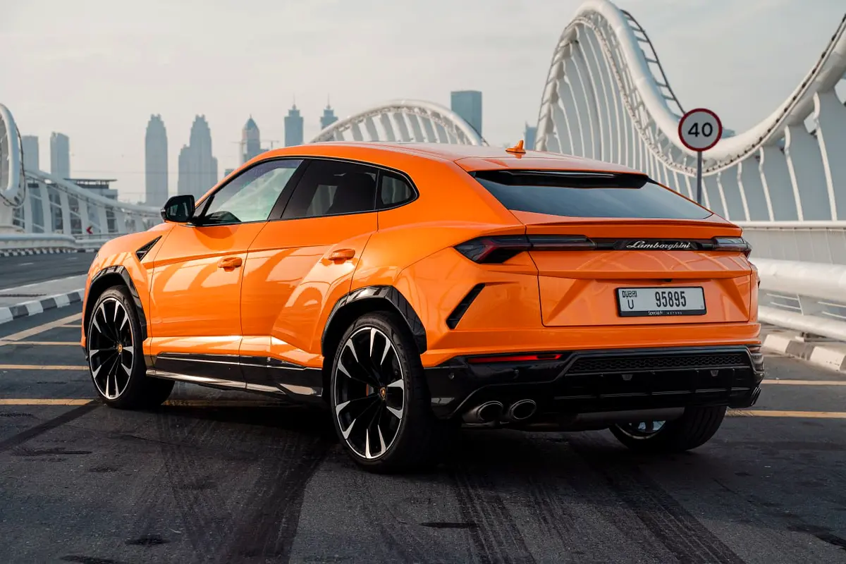 LAMBORGHINI URUS 2022