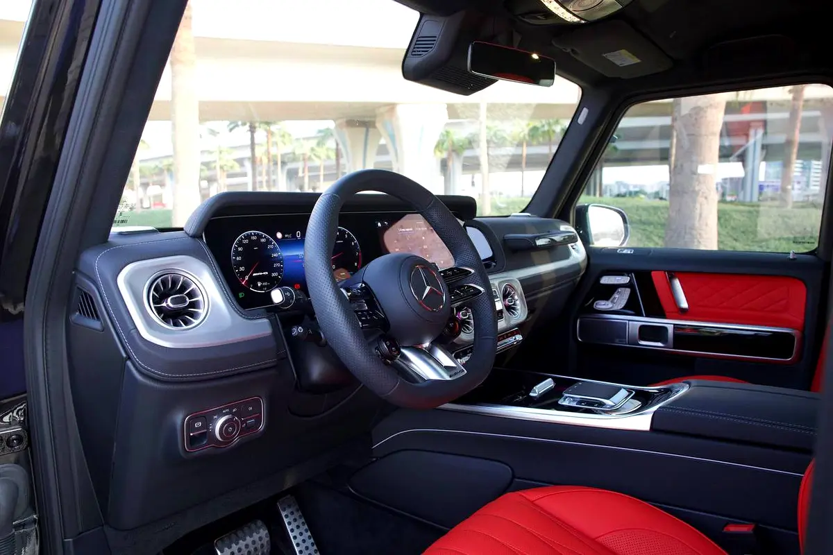 MERCEDES G CLASS 2025