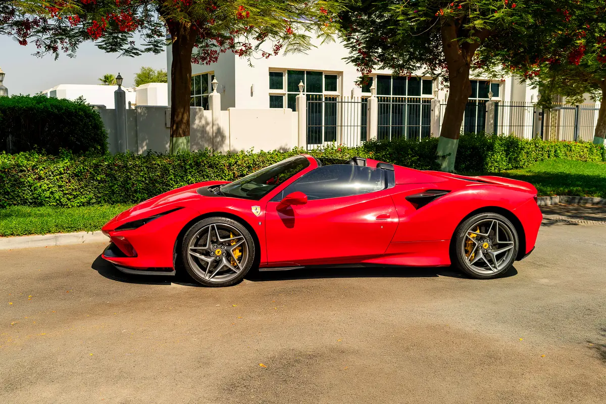FERRARI F8 2023