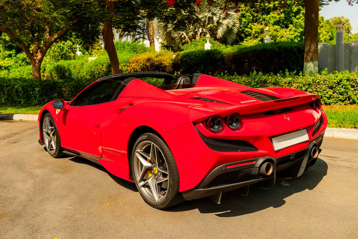 FERRARI F8 2023