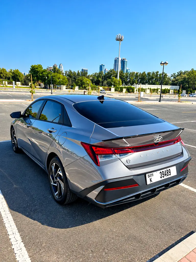 HYUNDAI ELANTRA 2025