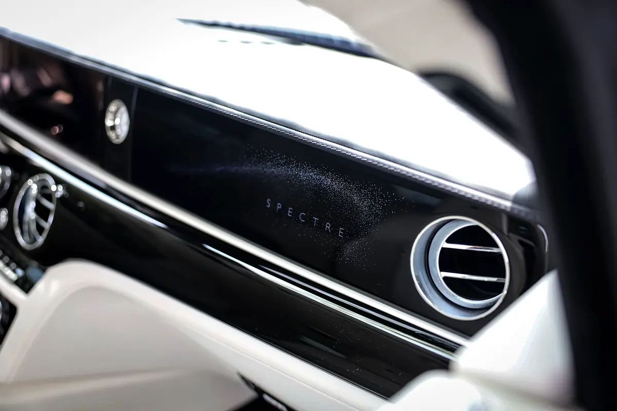 ROLLS ROYCE SPECTRE 2025