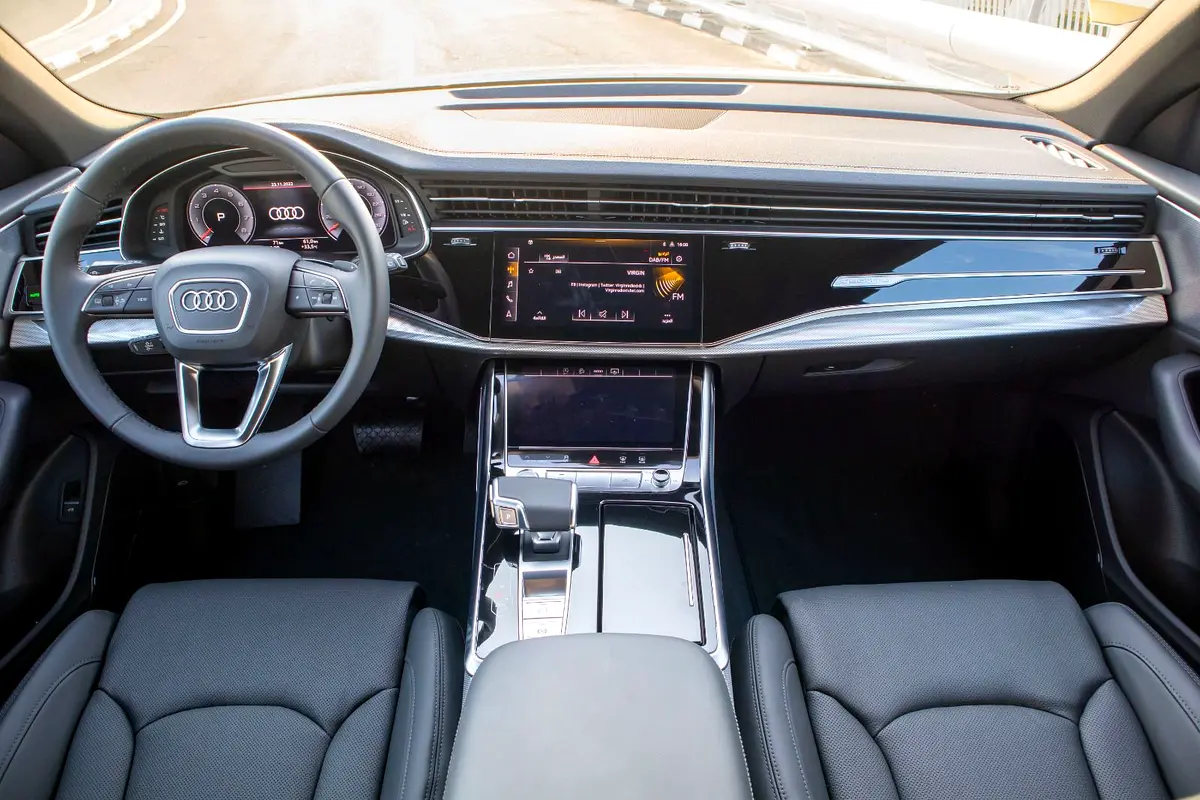 AUDI Q8 2023