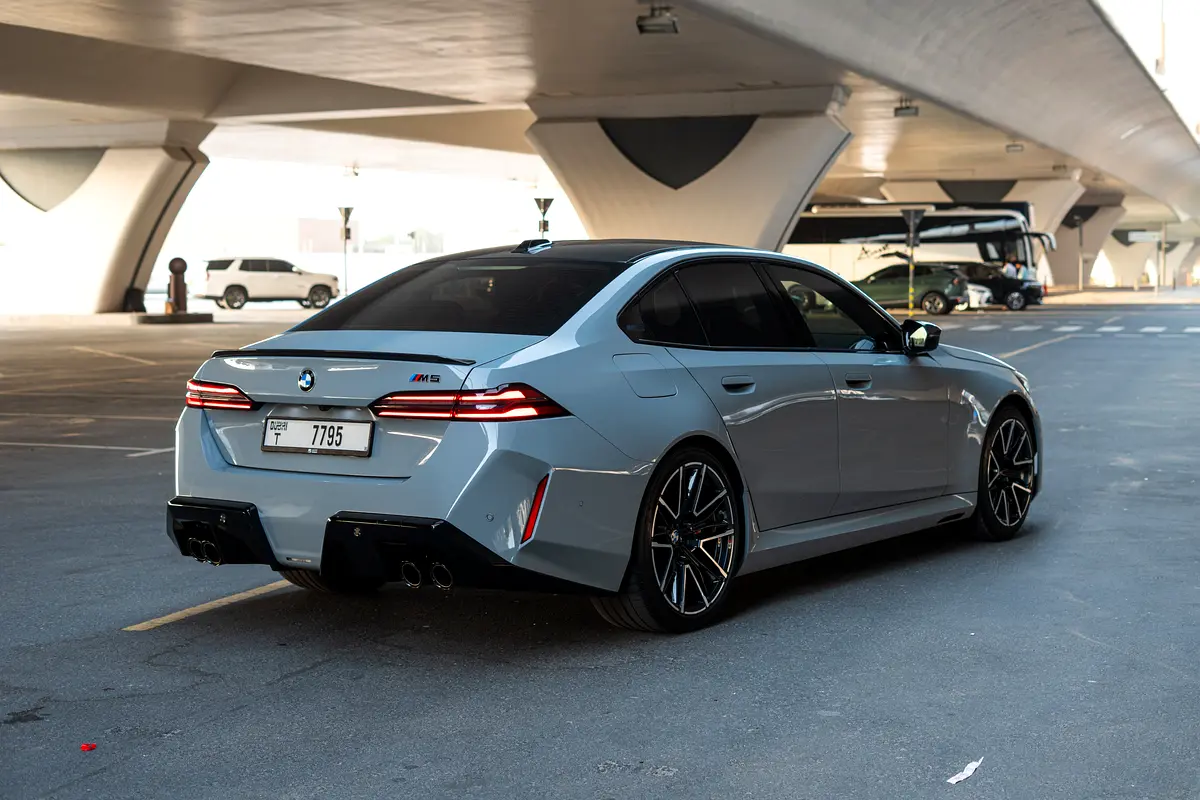 بي أم دبليو M5 2025