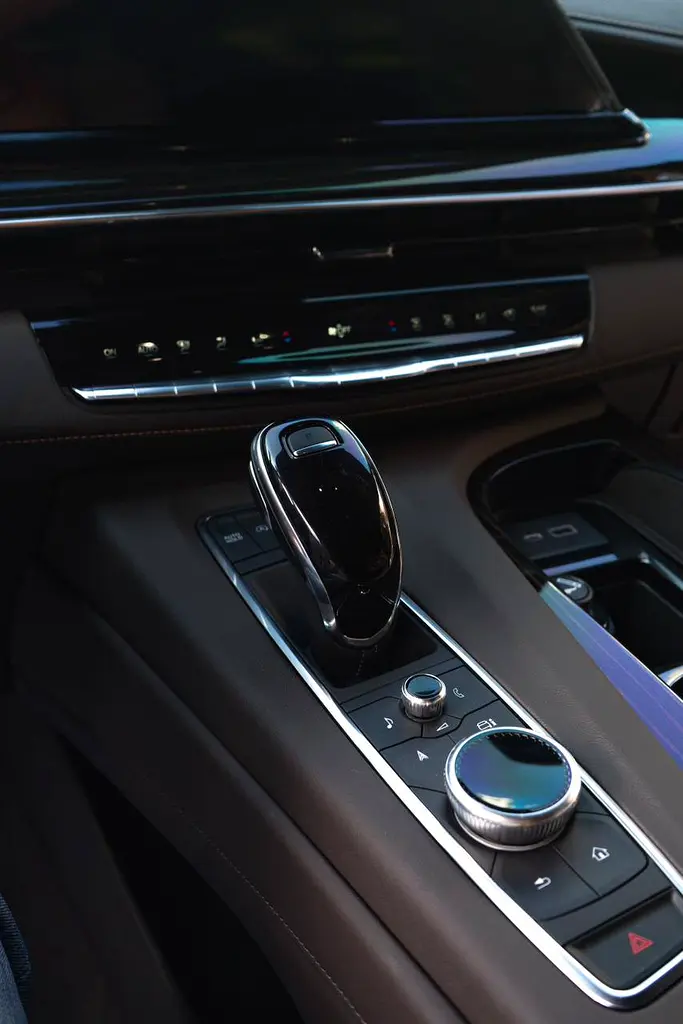 CADILLAC ESCALADE 2022