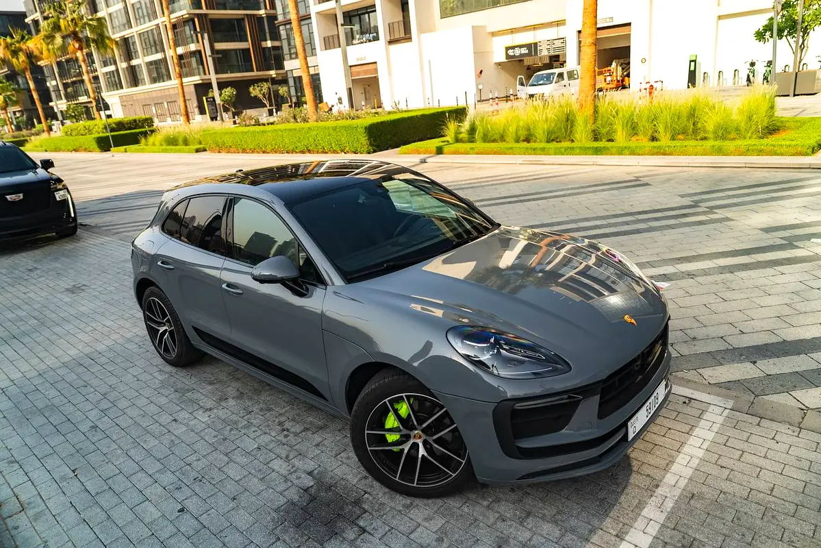PORSCHE MACAN 2024