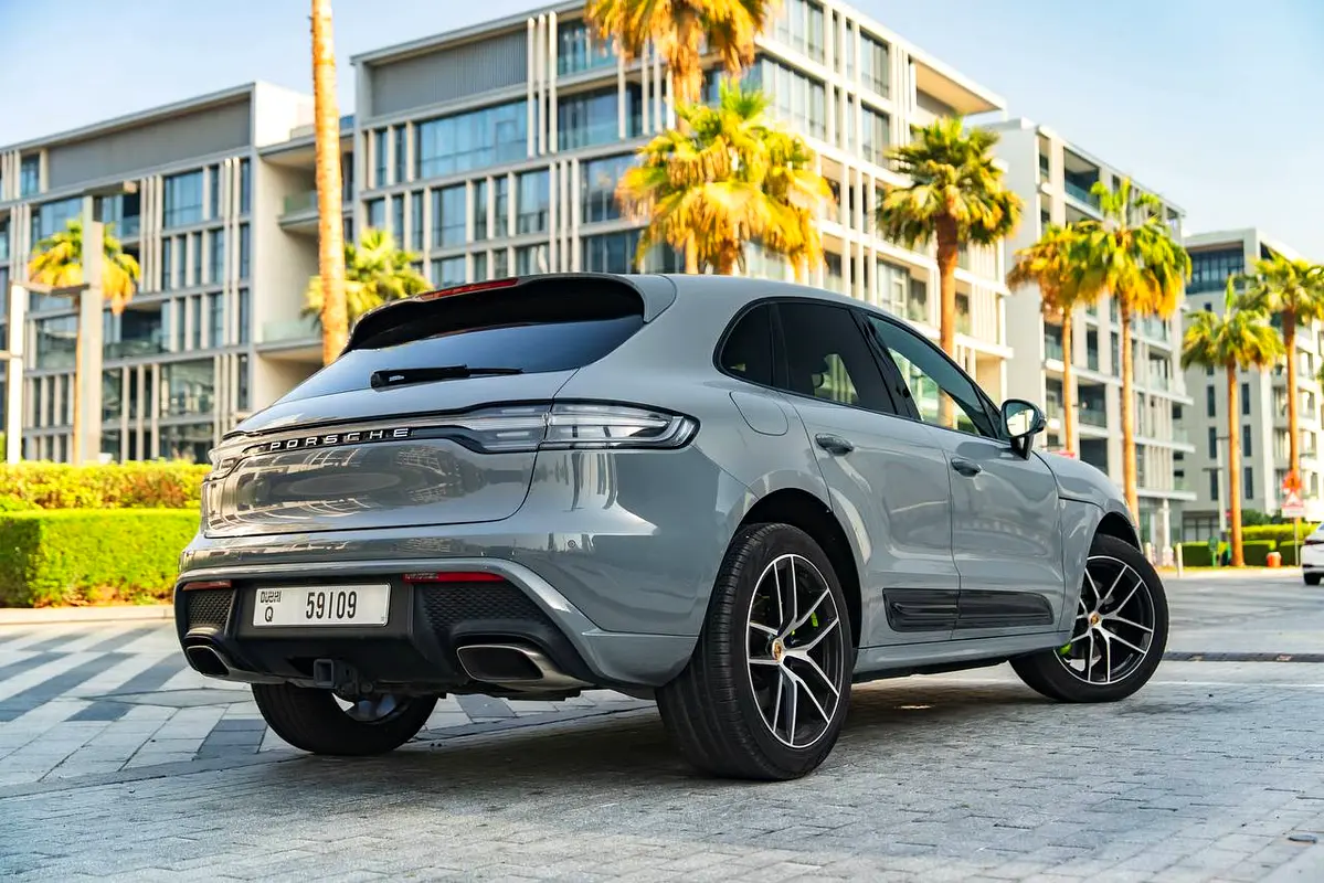 PORSCHE MACAN 2024