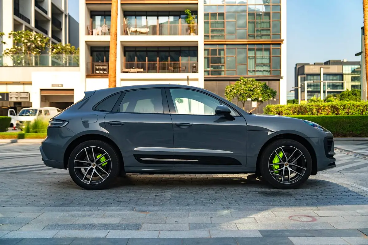 PORSCHE MACAN 2024