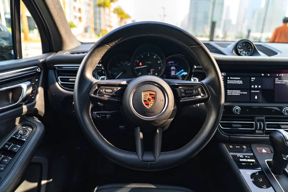 PORSCHE MACAN 2024