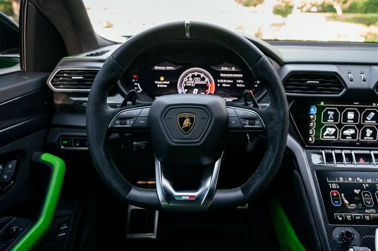 LAMBORGHINI URUS 2021