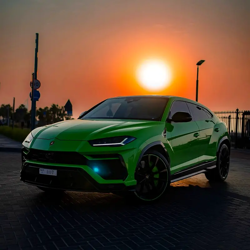 LAMBORGHINI URUS 2021