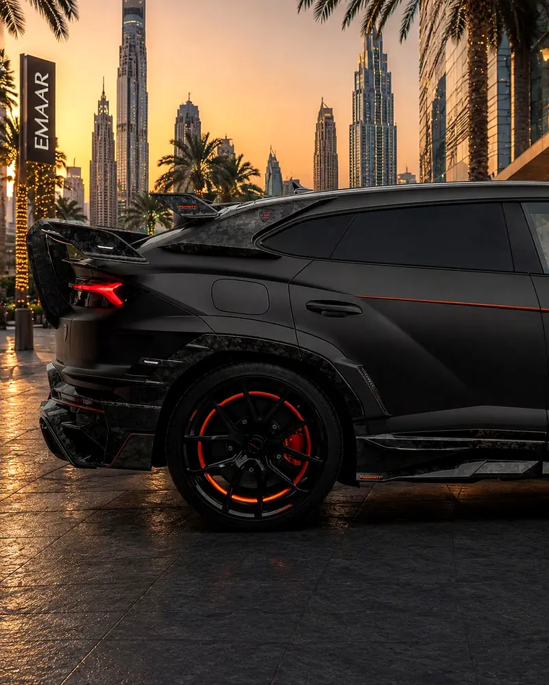 LAMBORGHINI URUS 2025