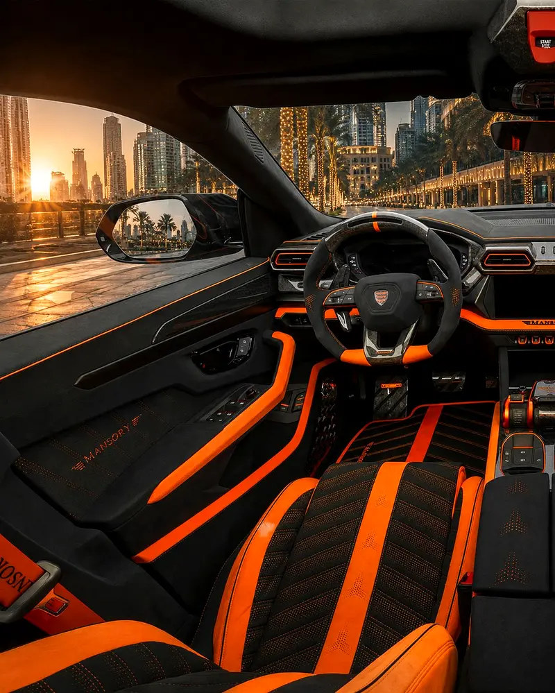 LAMBORGHINI URUS 2025